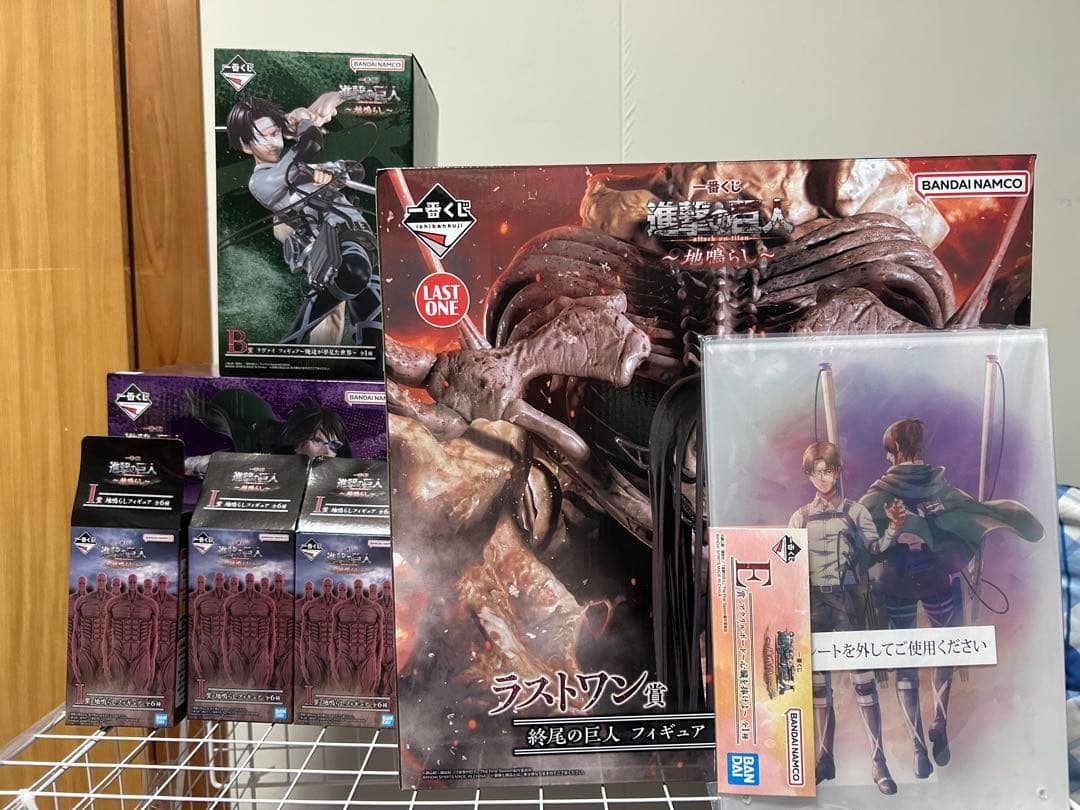 進撃の巨人 一番くじ 地鳴らし リヴァイ ハンジ 終尾の巨人