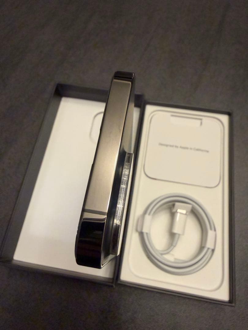 Apple iPhone 13Pro 256GB グラファイト 画面シール付き