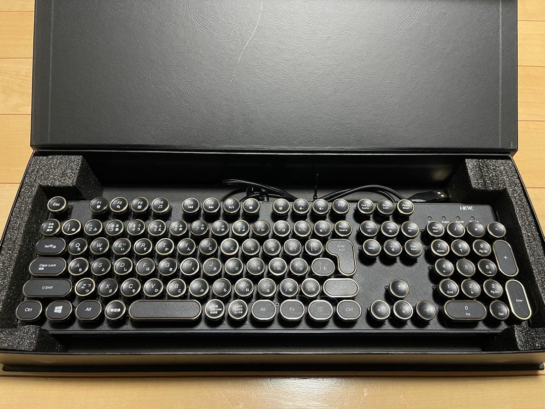HKW. タイプライター風キーボード