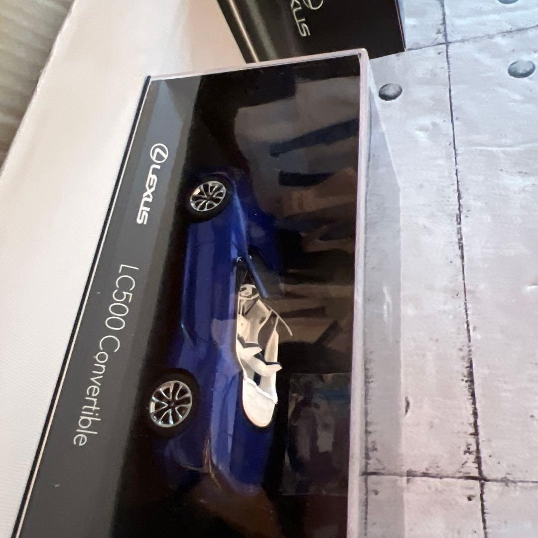非売品　Lexus LC500 Convertible ミニカー　1/43