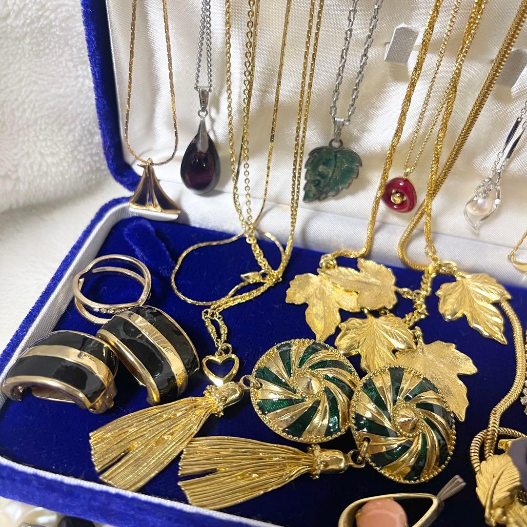 遺品整理 アクセサリー 大量 まとめ ヴィンテージ レトロ