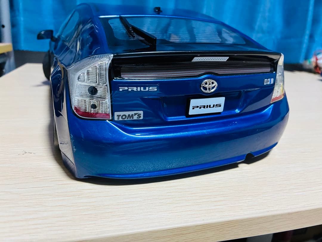 トヨタ プリウス 1/10スケール　ラジコン　ラジコンボディ