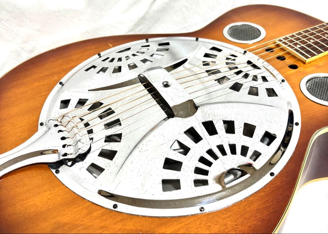 【新品弦張替済】リゾネイターギター