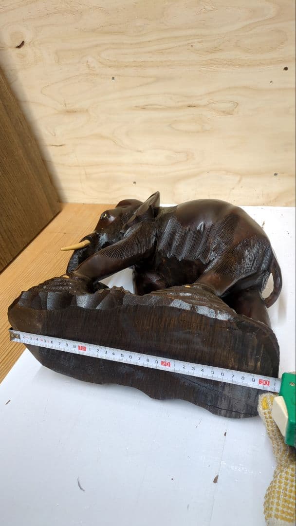 NO.2029　木製象の彫刻　木工芸品　置物