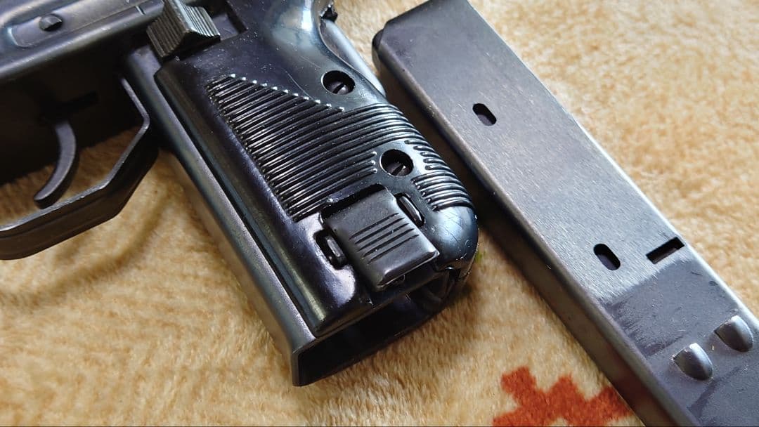 MARUSHIN UZI サブマシンガン