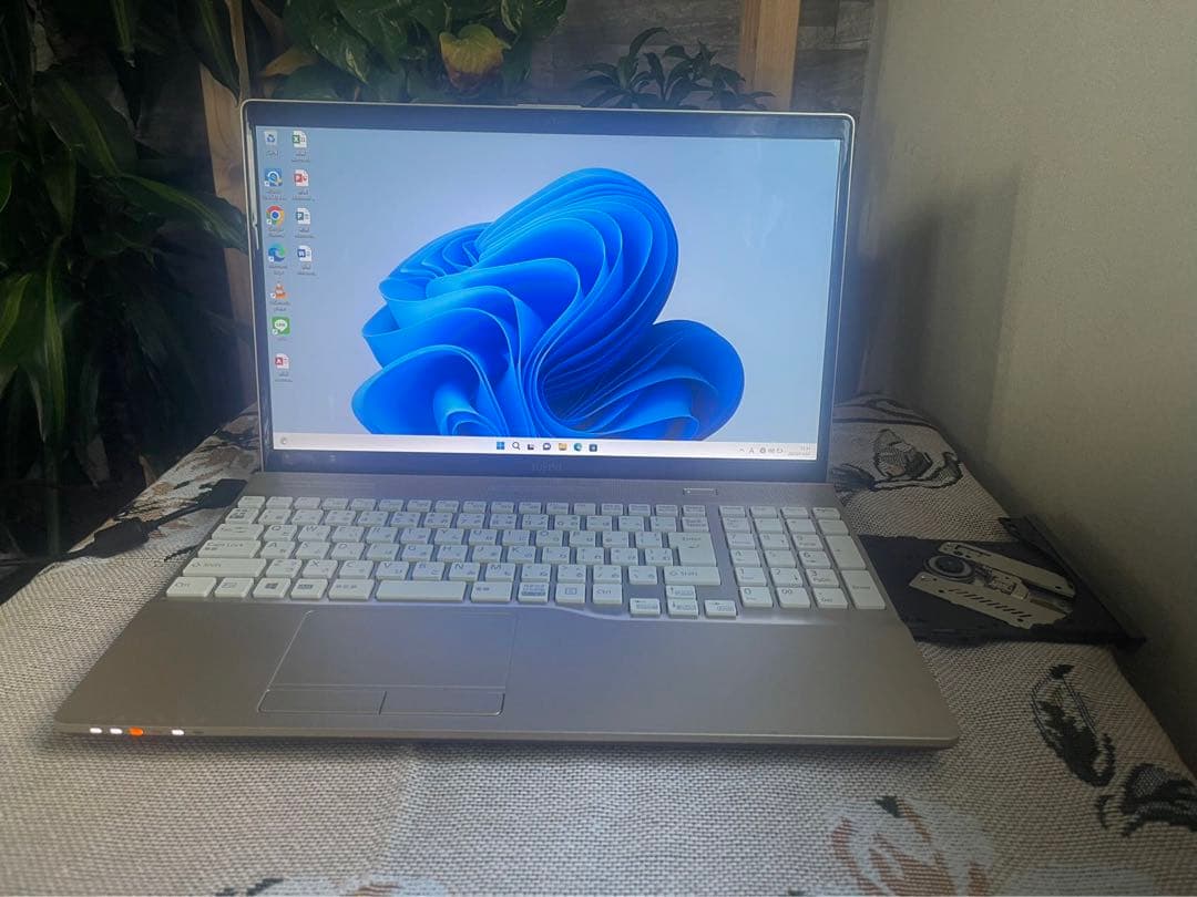 ノ-トパソコン高年式！Corei3/SSD/Windows11/無線/