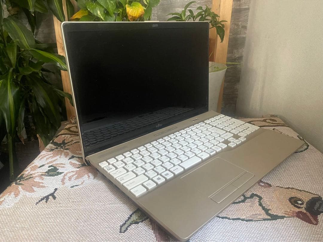 ノ-トパソコン高年式！Corei3/SSD/Windows11/無線/