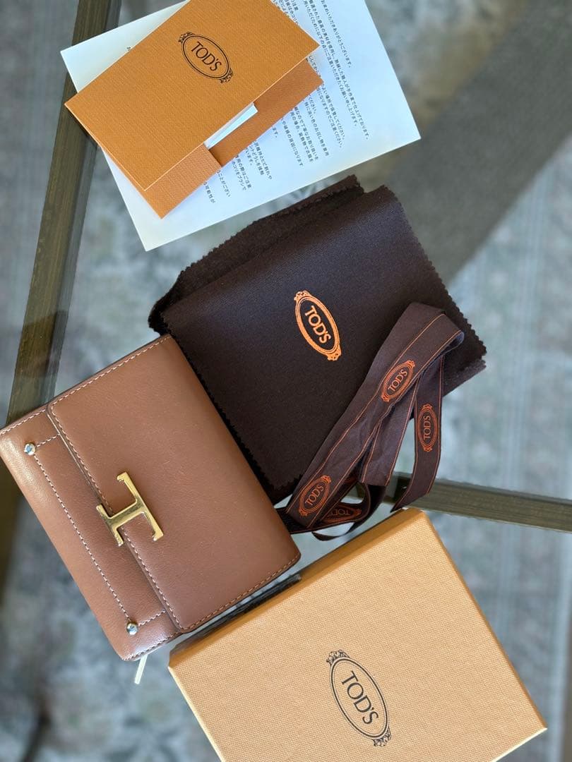 TOD‘S T タイムレス レザー ウォレット　ブラウン