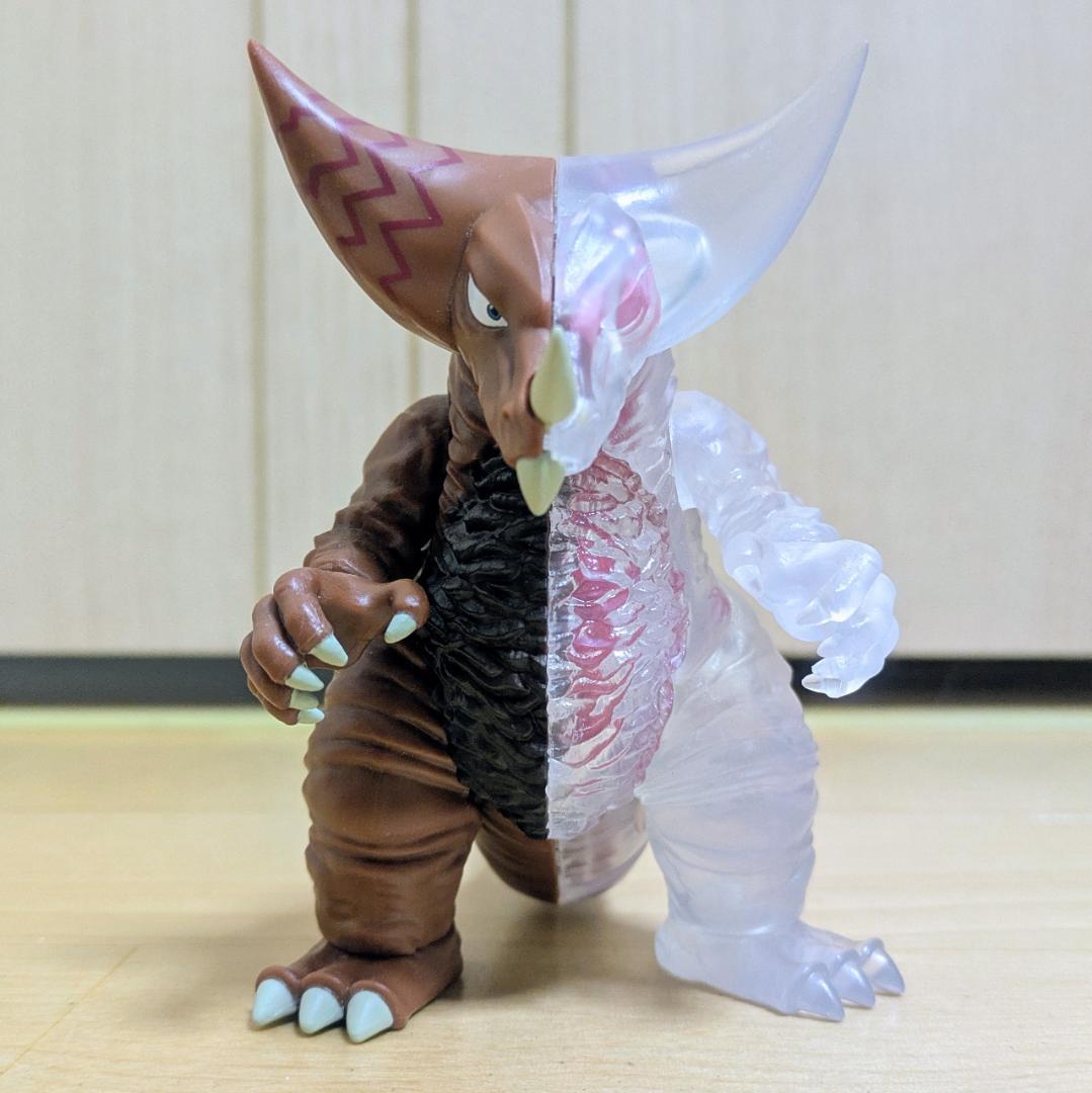 解体パズルFANTASY ゴモラ＆ゼットン 限定特典：透明外皮パーツ付き