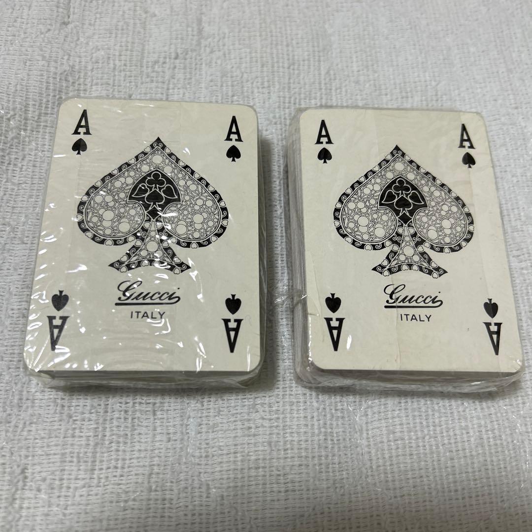 GUCCI トランプホルダーとトランプ