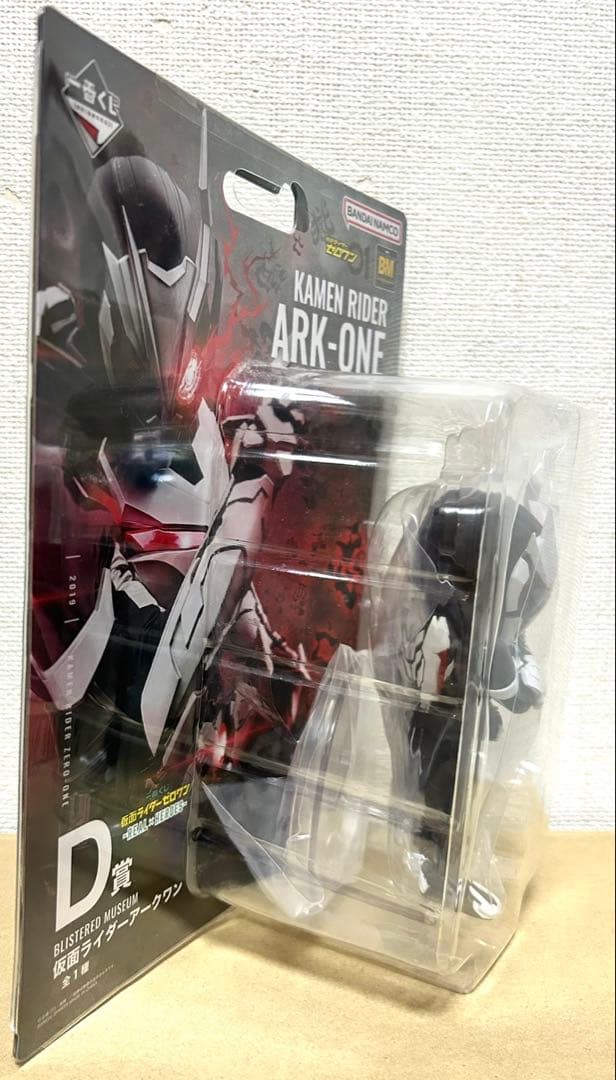 美品 仮面ライダー1番くじクウガアルティメット仮面ライダーゼロワンD賞アークワン
