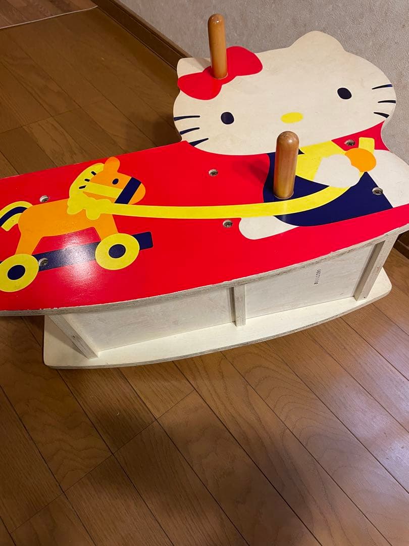 サンリオキティ　木製おもちゃ箱　収納BOX 木馬