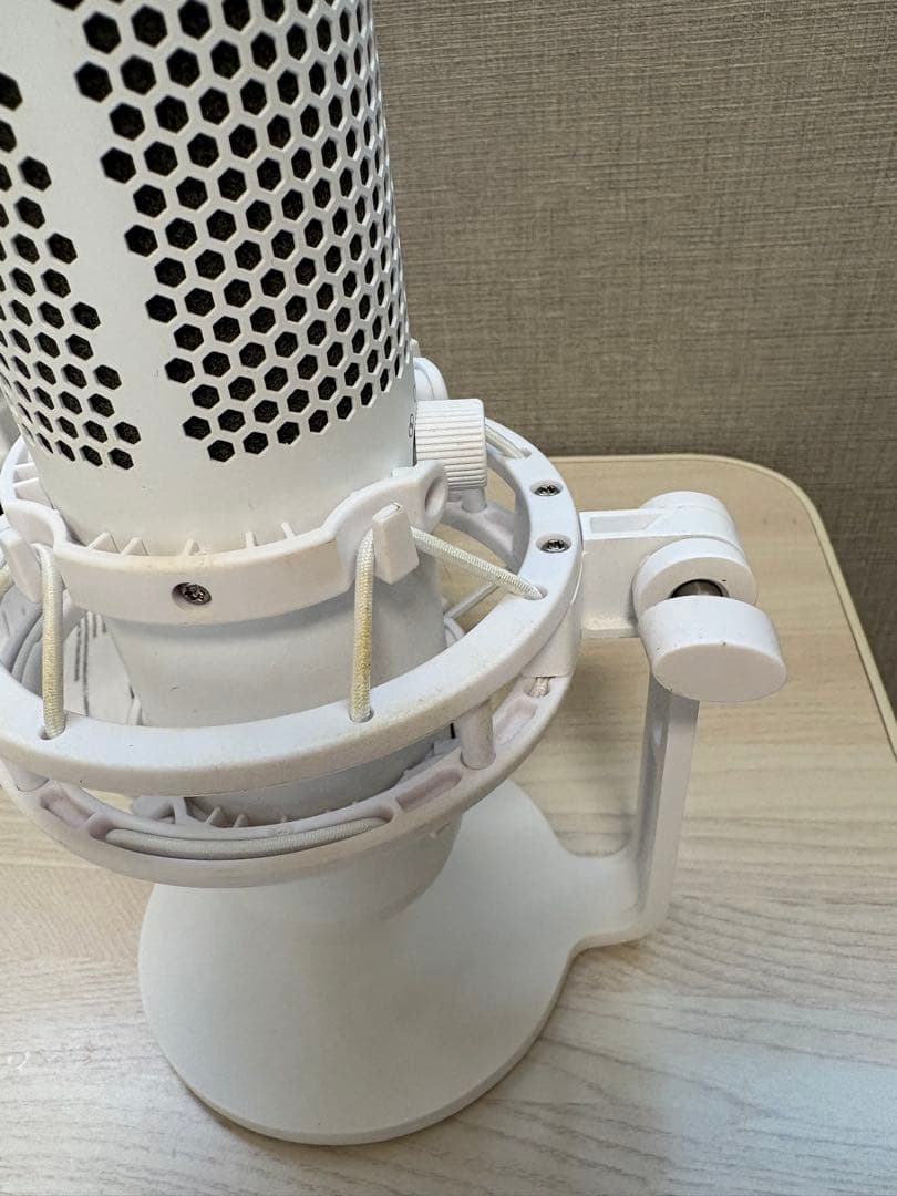 .*様 HyperX QuadCast S ホワイト (新品マイクアーム付き)