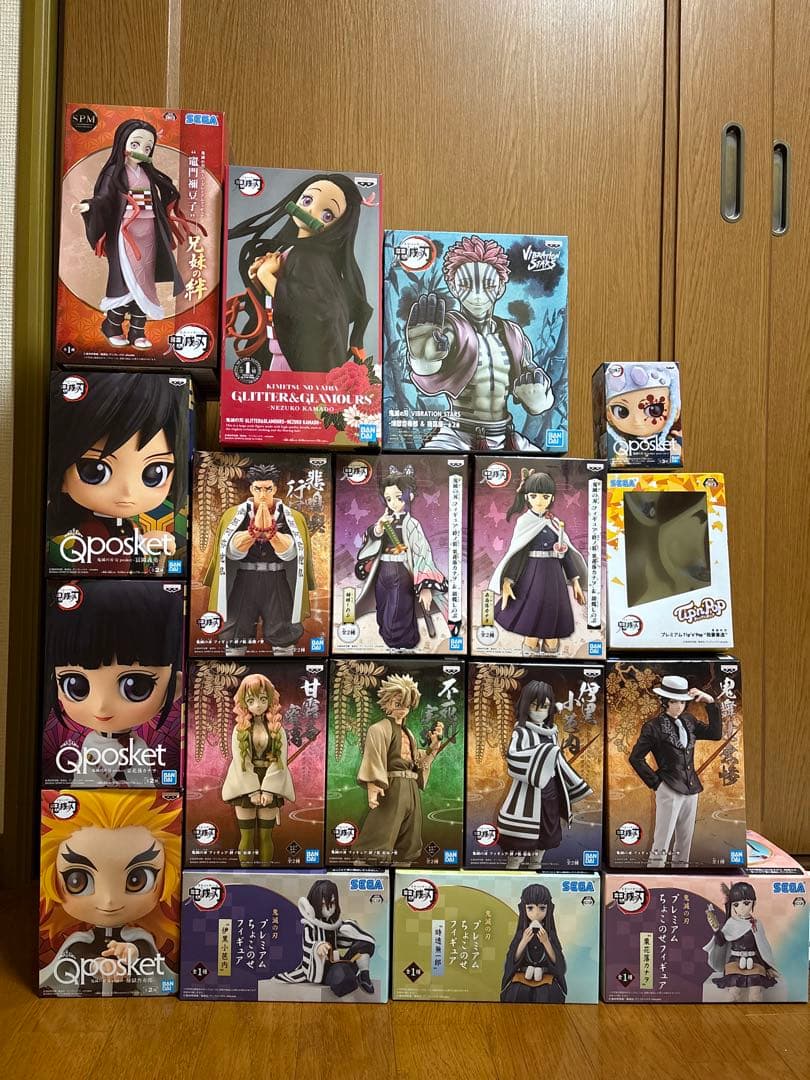 鬼滅の刃 フィギュアセットと刀