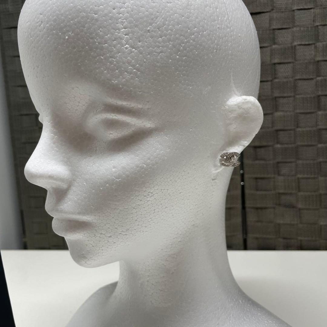 c*様 2020年　CHANEL ココマークロゴ ラインストーン　スタッドピアス