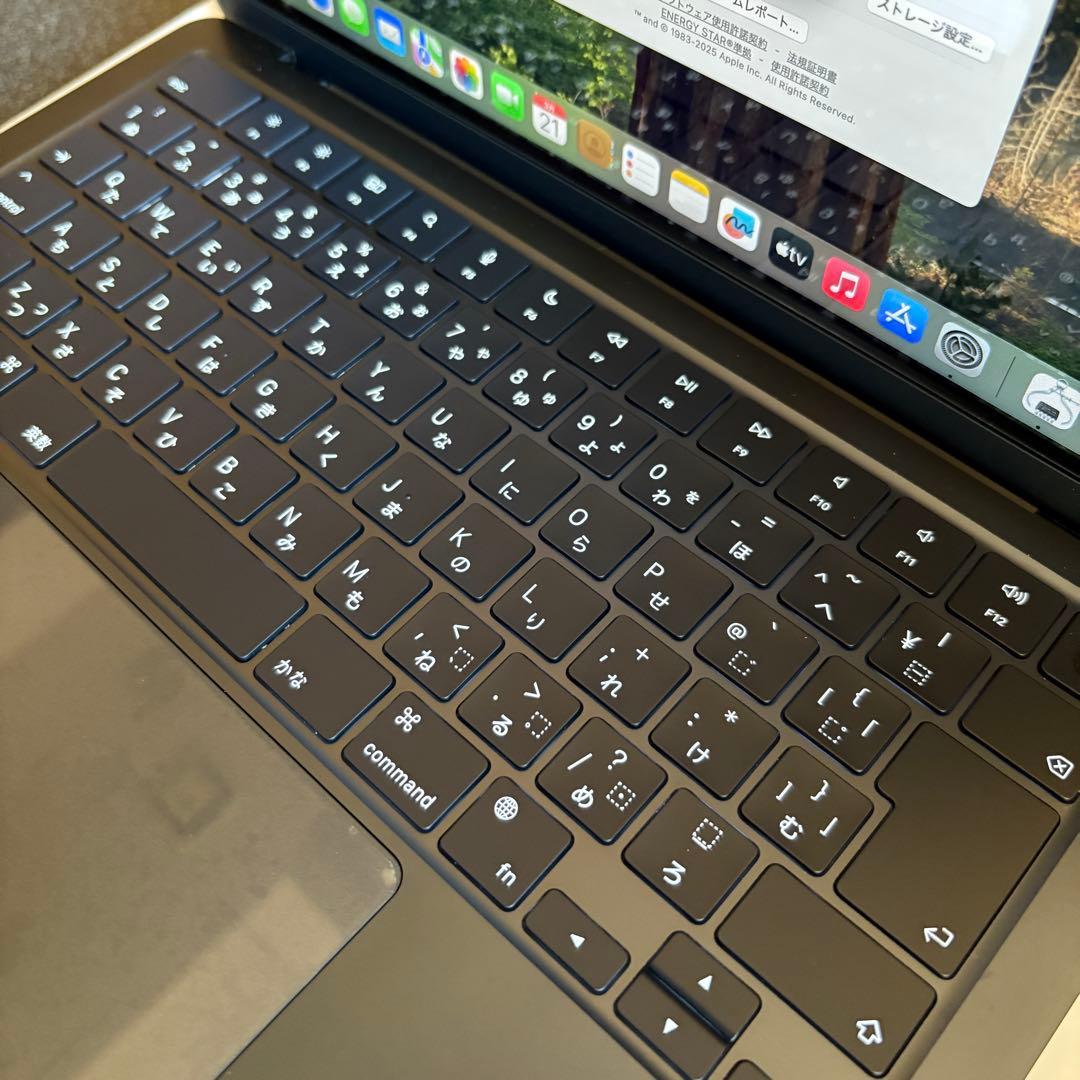 美品Apple MacBook Air M2 8GB 256GB