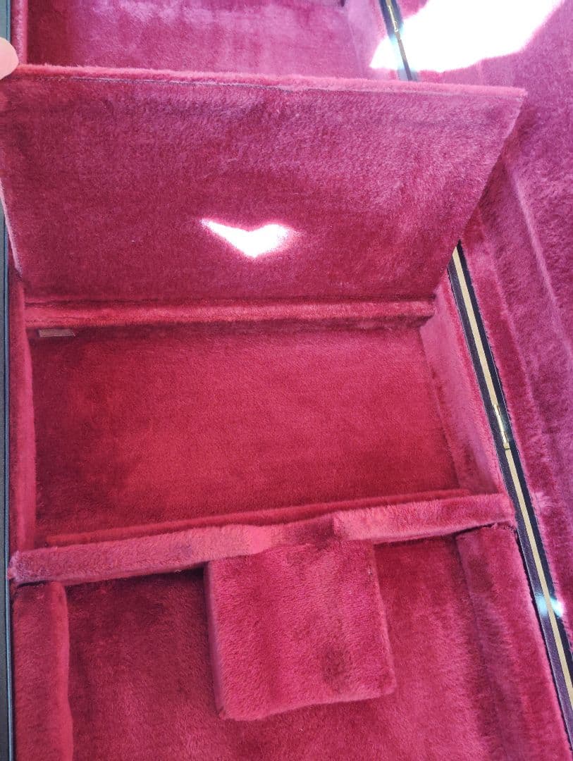 【中古】ギター?ハードケース＋エレキギター