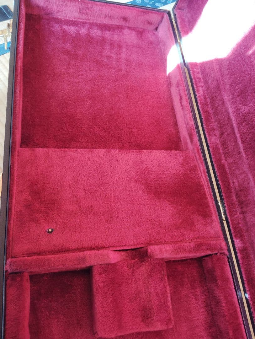 【中古】ギター?ハードケース＋エレキギター