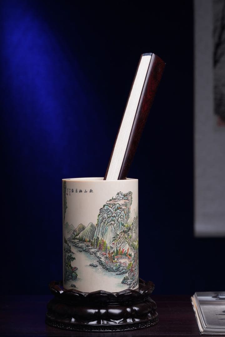 天然マンモス牙美しい手作り彫刻　山水筆筒　置物