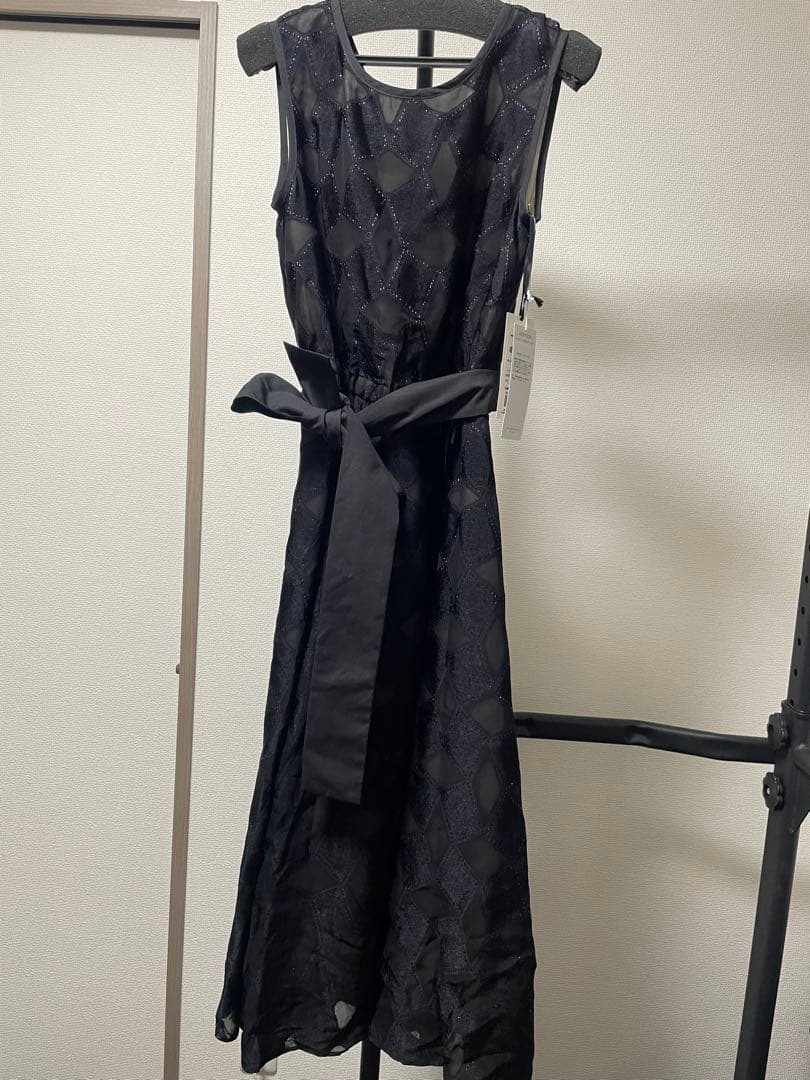 新品タグ付き【グレースコンチネンタル】メタリックキカジャガードドレス