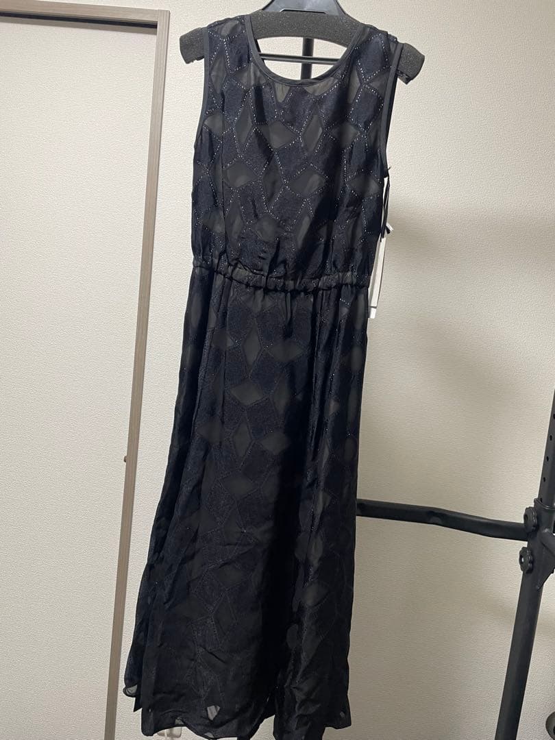 新品タグ付き【グレースコンチネンタル】メタリックキカジャガードドレス