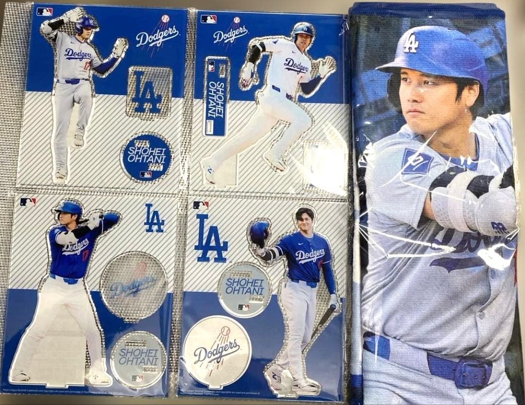 大谷翔平郵便局グッズ　アクリルスタンド4 フェイスタオル1おまとめ!!