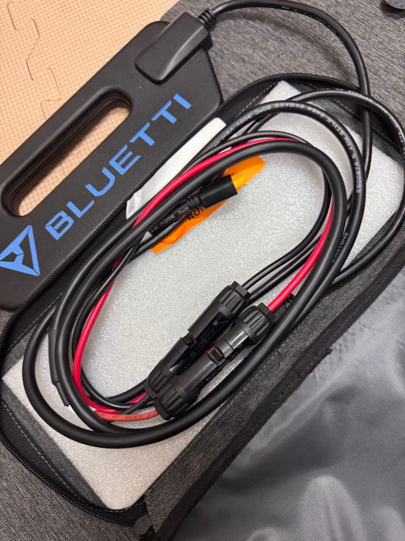 BLUETTI 折りたたみ式ソーラーパネル　100w