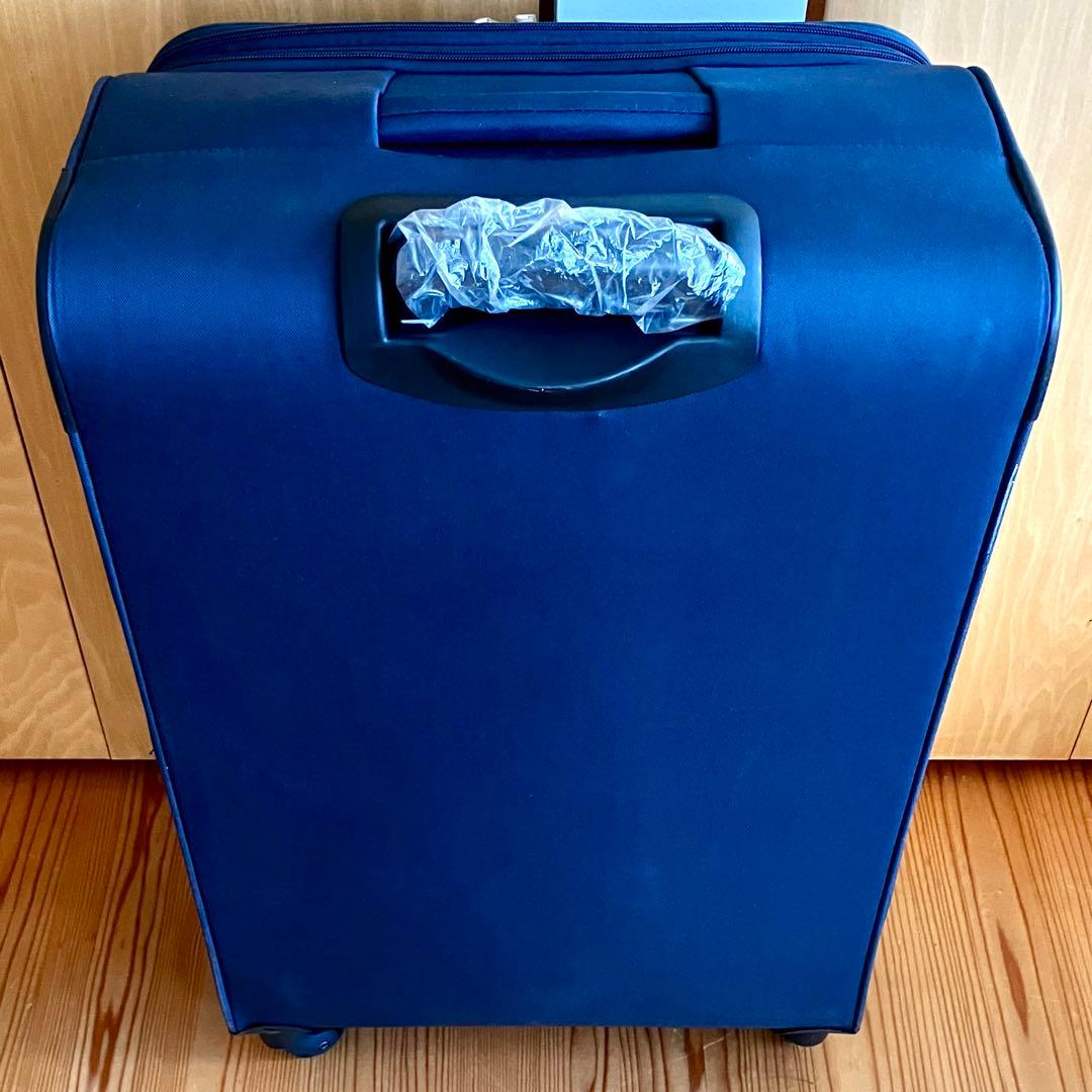 日本未入荷　  紺　キャリーケース　スーツケース