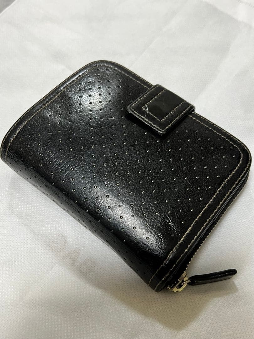 【激レア】PRADA ブラック パンチングレザー ジップ財布