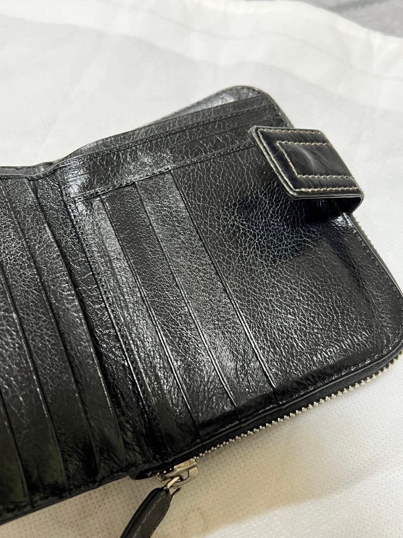 【激レア】PRADA ブラック パンチングレザー ジップ財布