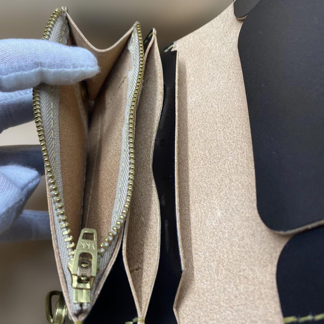 【無骨×上質】3層 丘染めブラック／ミドルトラッカーウォレット 折らずにお札収納