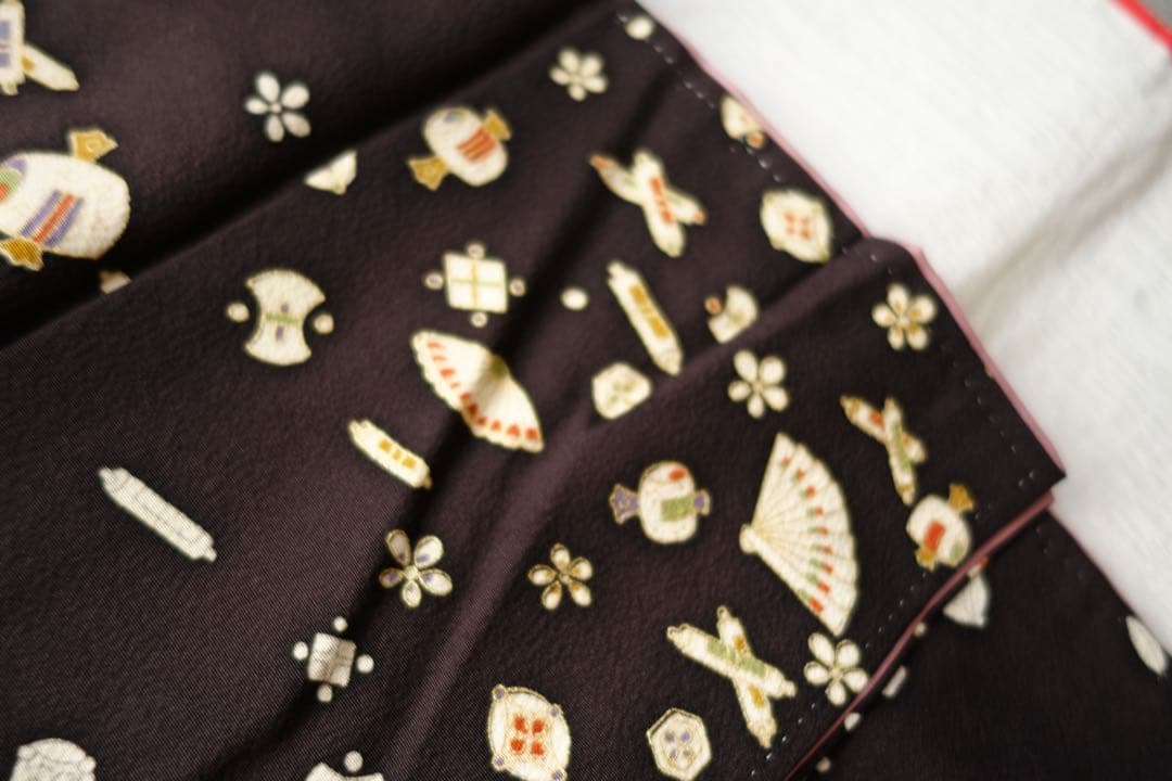 正絹　小紋　墨色　宝尽くしに梅