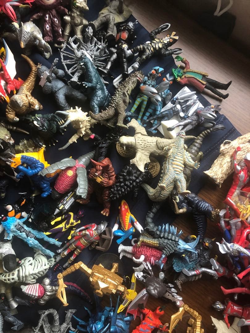 ウルトラマン　怪獣　HGシリーズ　ガシャポン
