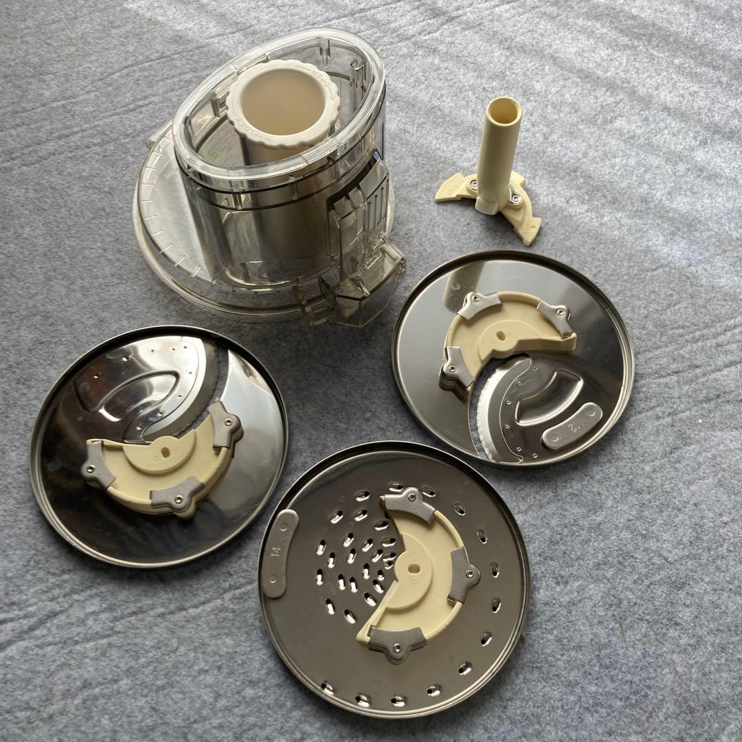 tomtom1130Cuisinart DLC-8P2jフードプロセッサー