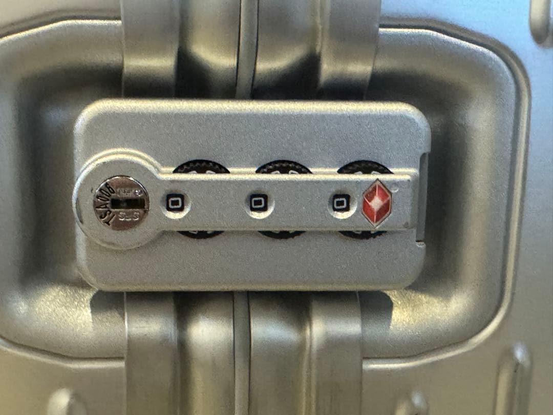 人気モデル　リモワ トパーズ 64L オリジナルチェックイン　4輪