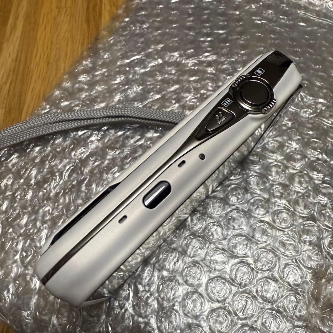 極美品　FUJIFILM FINEPIX Z900EXR ホワイト
