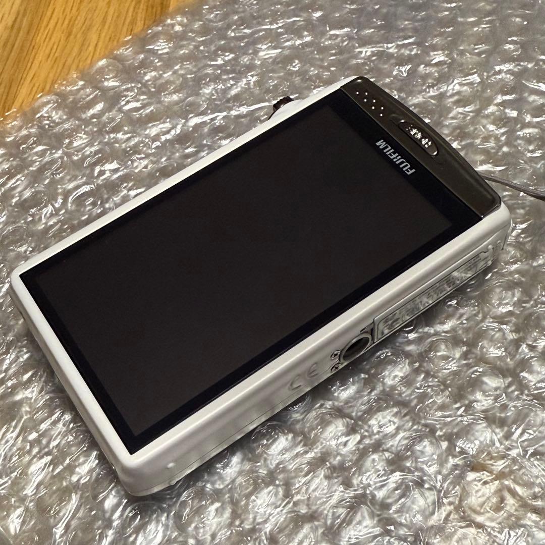 極美品　FUJIFILM FINEPIX Z900EXR ホワイト