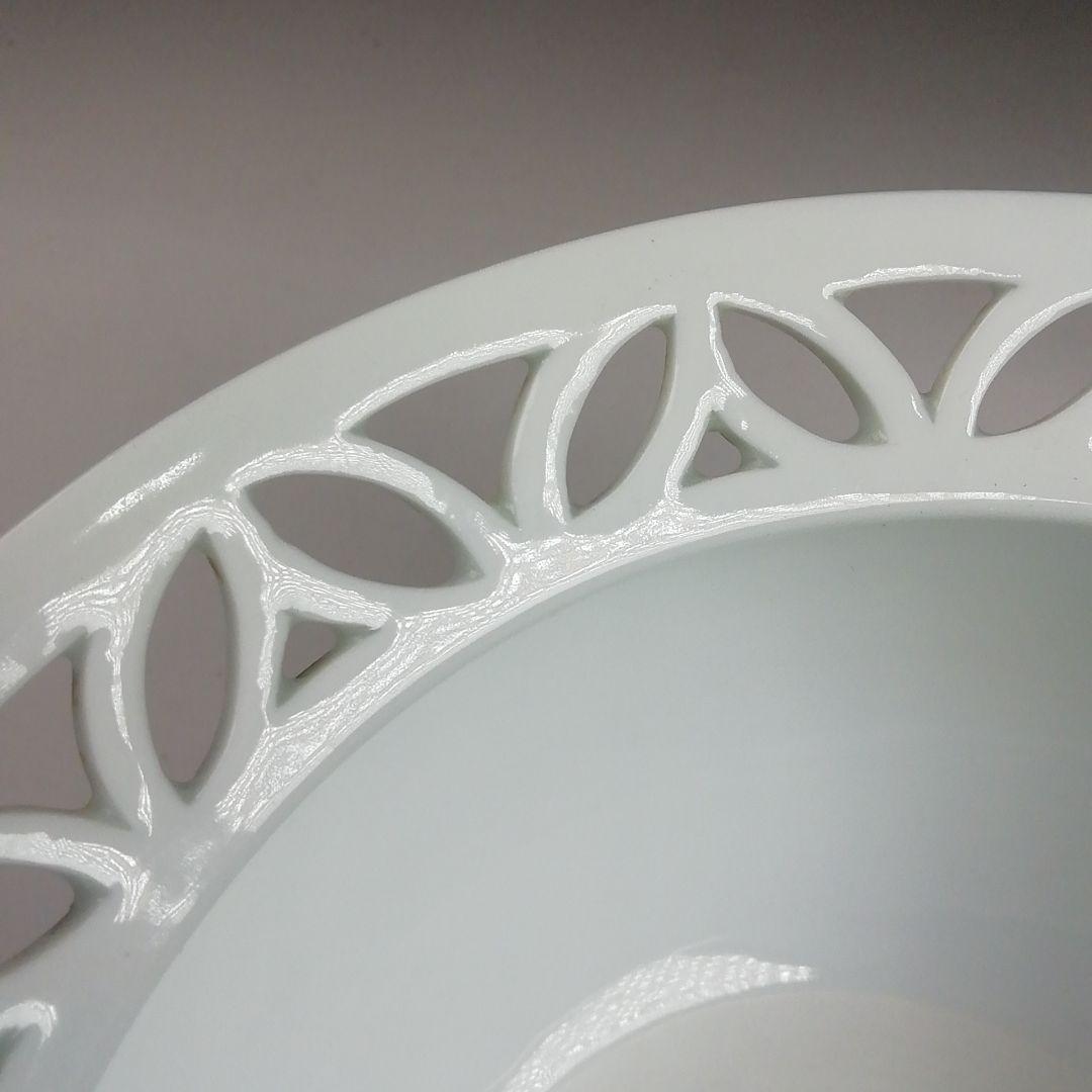 Ｓ９８２　建水　『平戸焼』『白磁　七宝透し』『横石嘉助』　共箱　茶道具