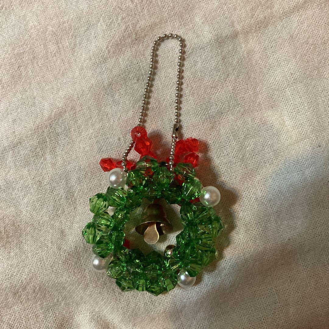 キーホルダー　ビーズワーク　クリスマス　リース　鈴