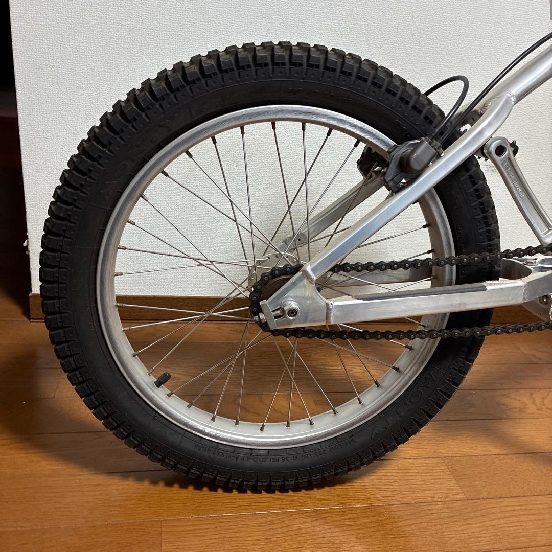 トライアル用自転車 TRASH 油圧ブレーキ