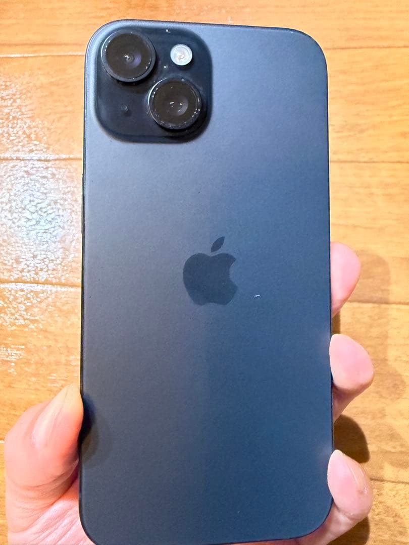 Apple iPhone 15 256GBブラック 本体 充電ケーブル付き