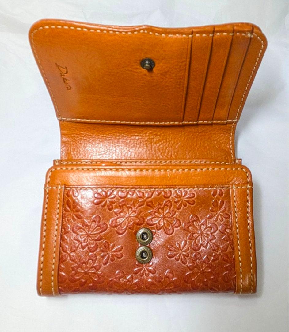 ダコタ フィオラ 本革二つ折り財布 花柄エンボス刻印レア️⭕️未使用に近い美品❗