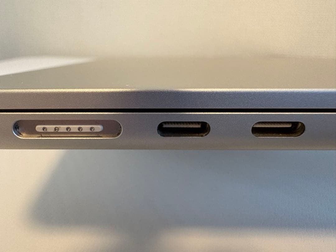 【美品・傷なし】M2 MacBook Air 13インチ スターライト 8GB