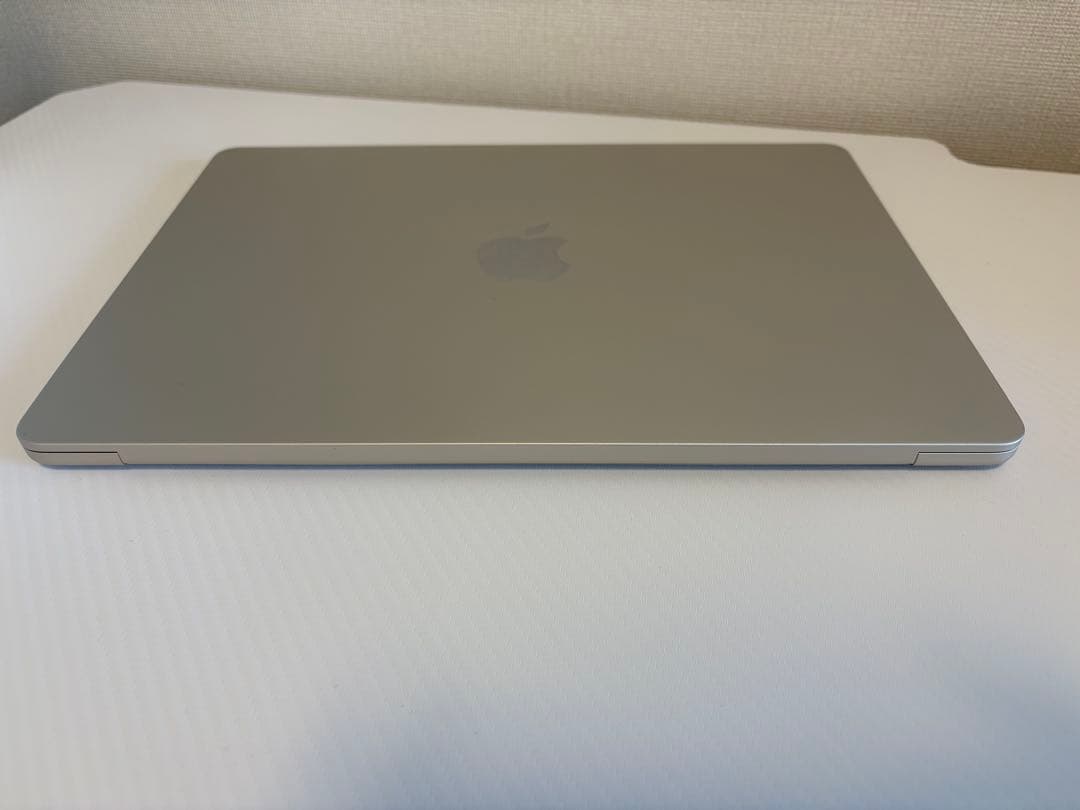 【美品・傷なし】M2 MacBook Air 13インチ スターライト 8GB