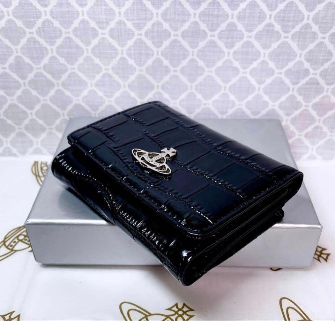 【新作☆内側に素敵な柄】新品 ヴィヴィアン・ウエストウッド 三折財布 黒