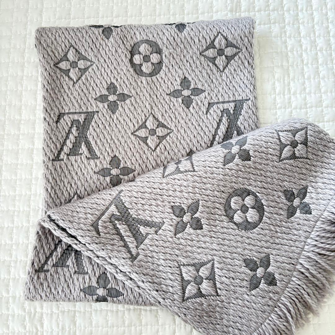 美品　ルイヴィトン　マフラー フリンジ付き　エシャルプ　ロゴ　グレー　シルク混