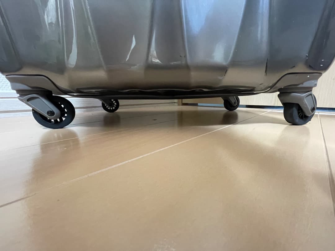 アメリカンツーリスター　TSAロック付き　キャリーケース