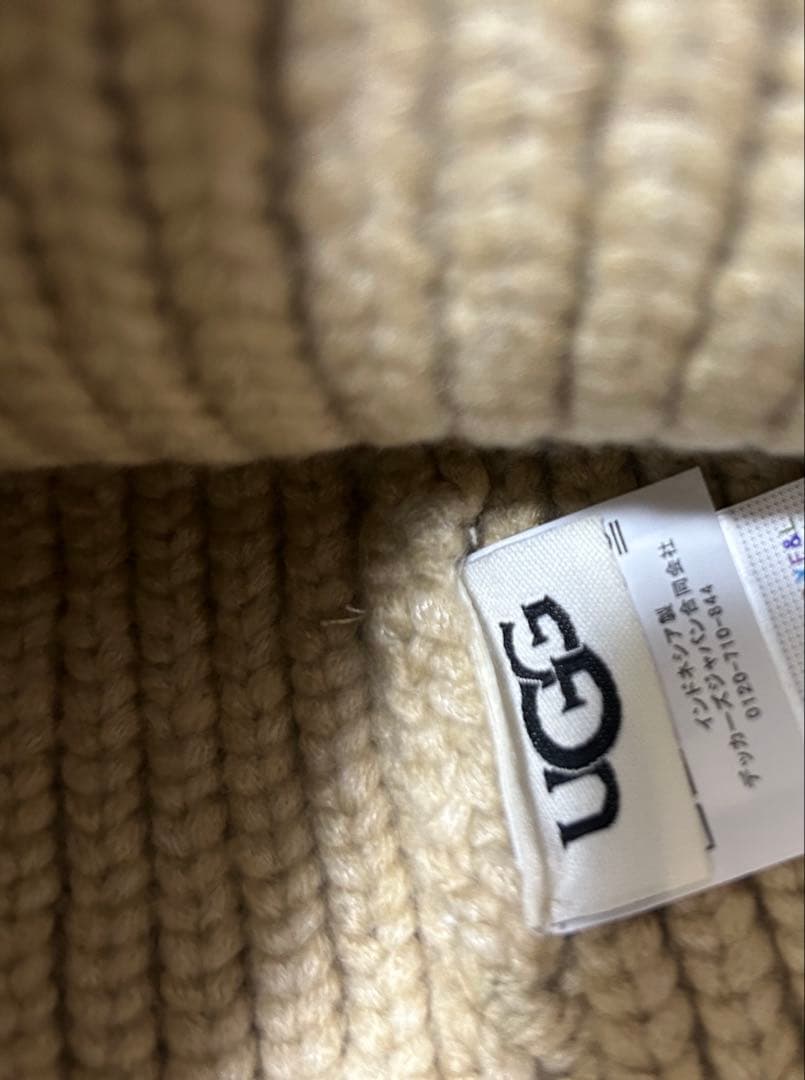 アグ　Chunky Crafted Rib Beanie ホワイトペッパー