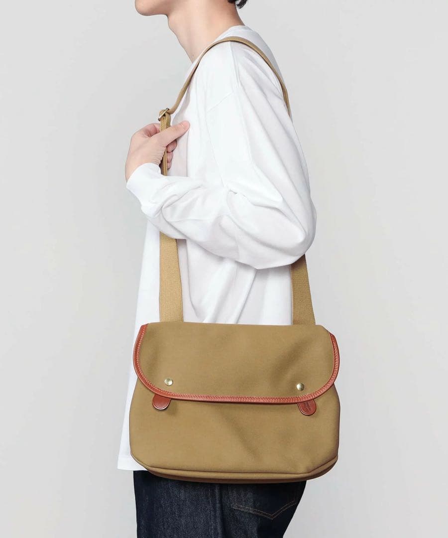 Brady AVON カーキ ショルダーバッグ
