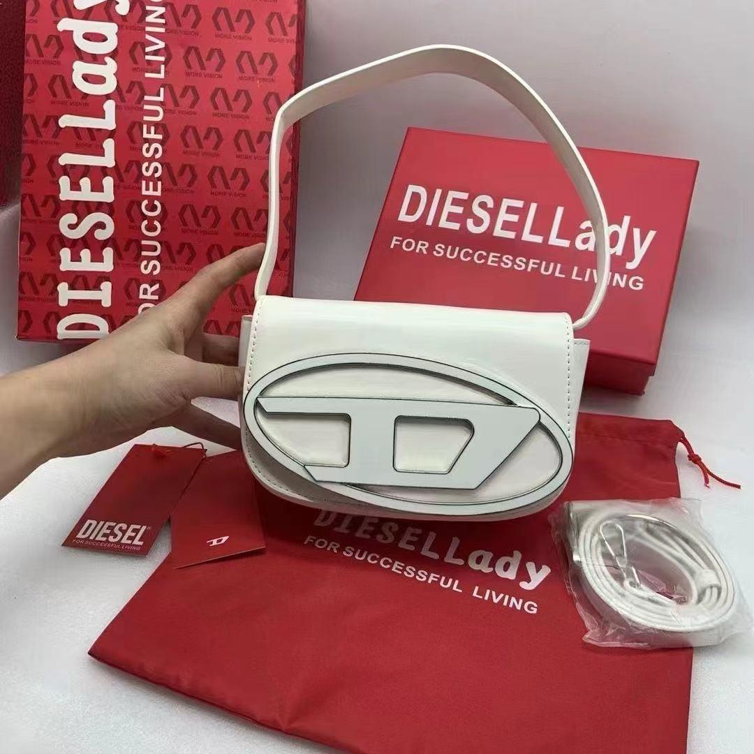 【本日発送】DIESEL ホワイト ショルダーバッグ20*7*13cm